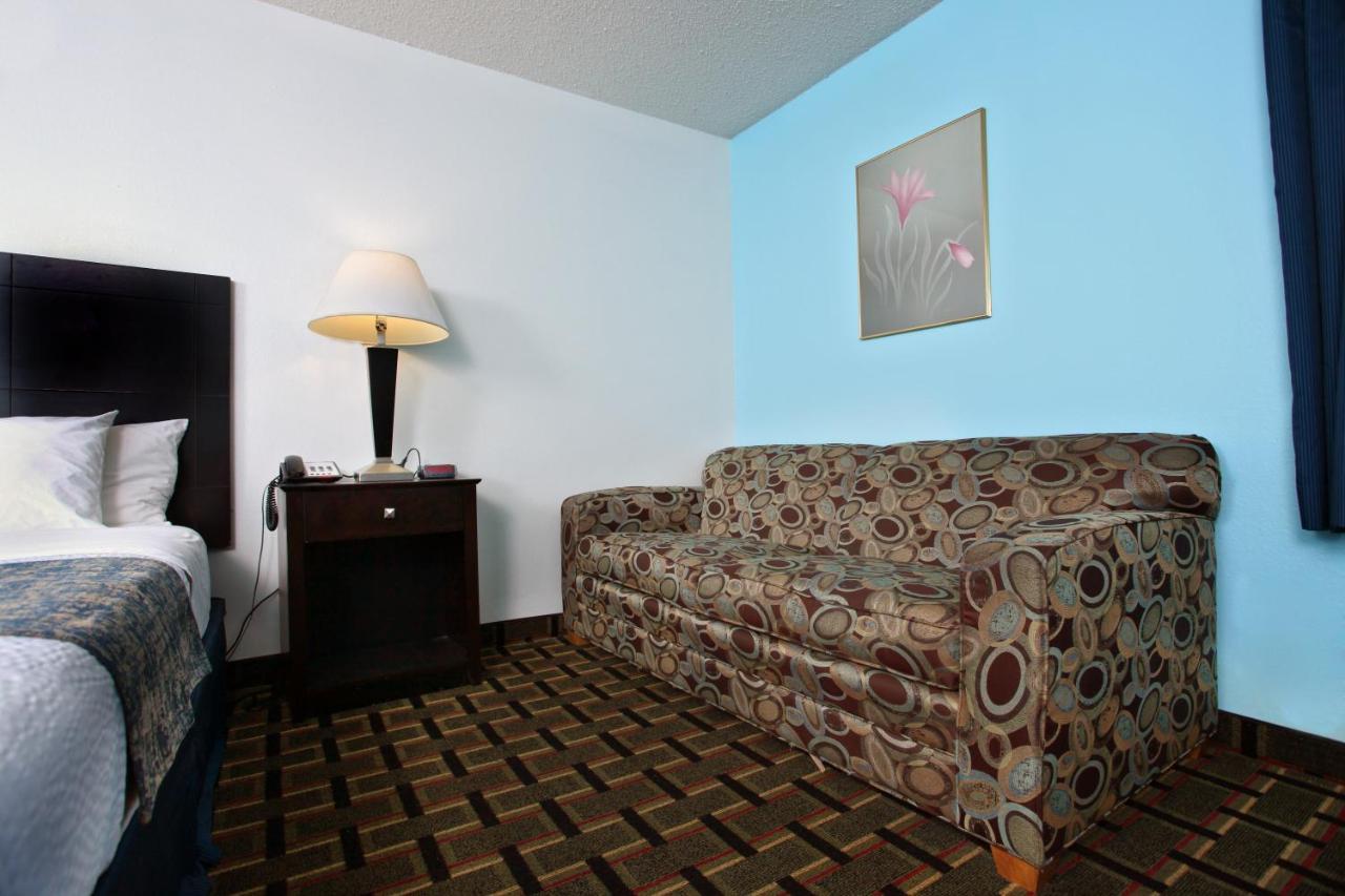 Coratel Inn & Suites By Jasper Newton Exterior photo