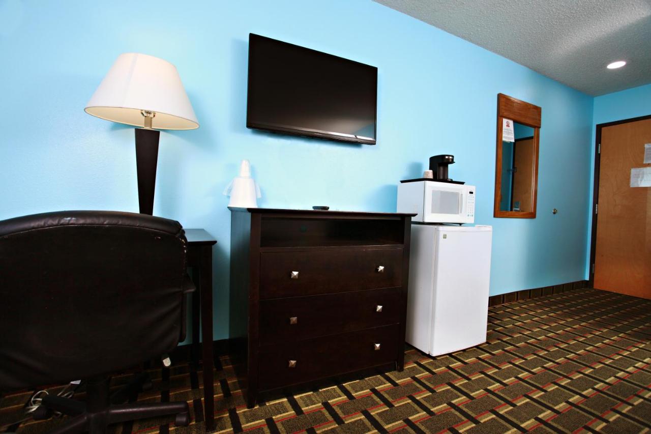 Coratel Inn & Suites By Jasper Newton Exterior photo