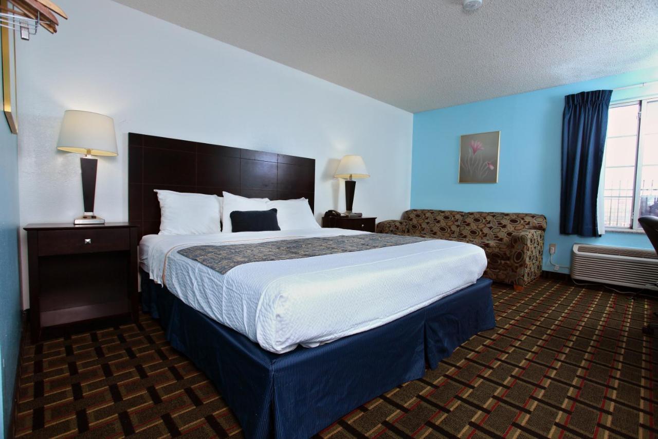 Coratel Inn & Suites By Jasper Newton Exterior photo