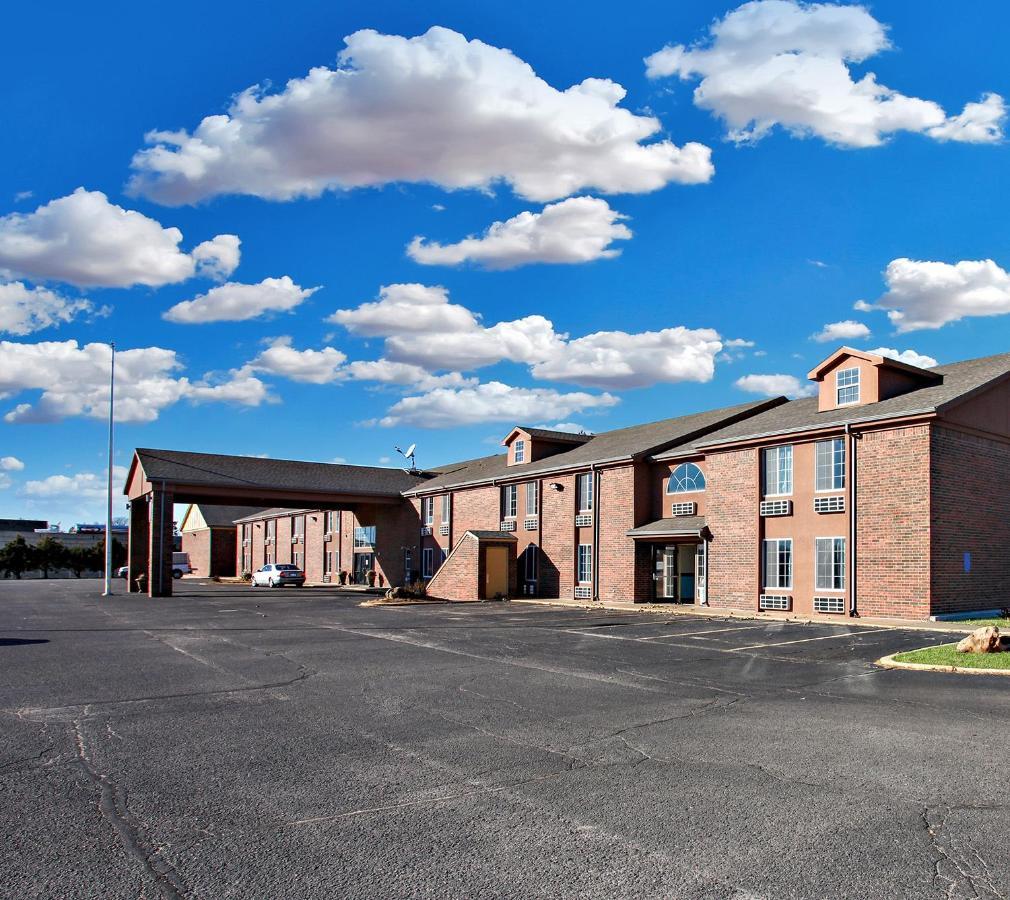 Coratel Inn & Suites By Jasper Newton Exterior photo